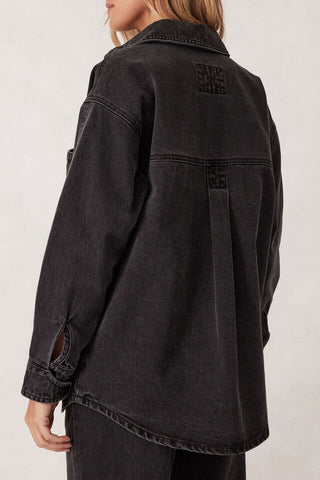 BOBBI SIDE POCKET DENIM SHACKET/WASHED BLACK