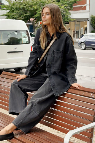 BOBBI SIDE POCKET DENIM SHACKET/WASHED BLACK
