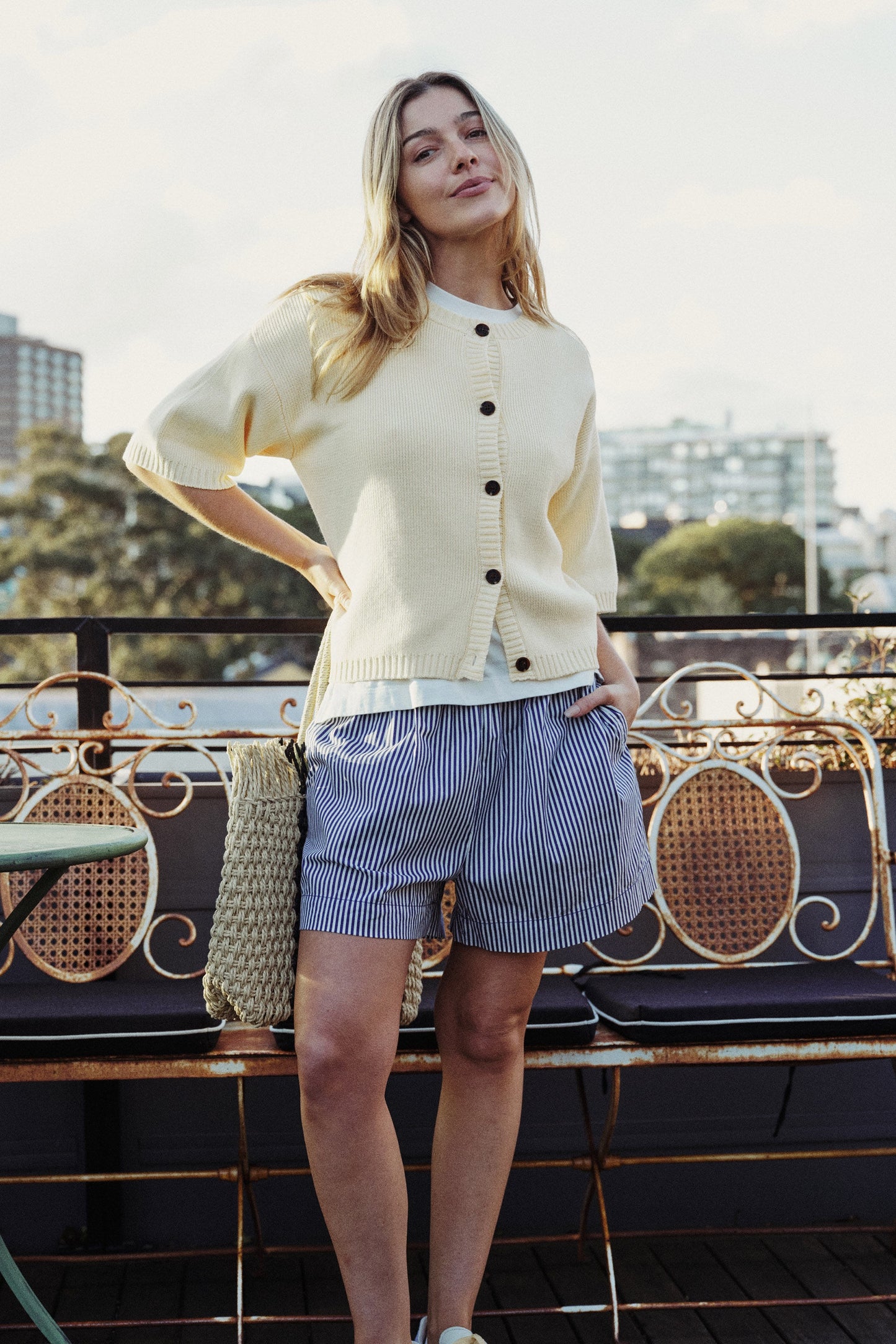 MILA SHORT college blue white stripe