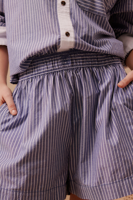 MILA SHORT college blue white stripe
