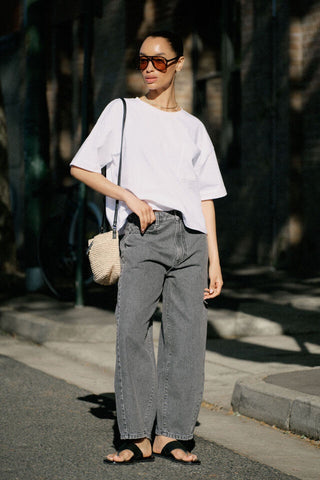 Maggie Tapered Barrel Jean/Washed Black