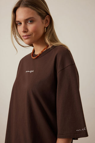 Liv Oversized Tee Chocolate | Ceres Script