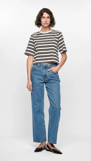 ELARA CROP TEE
