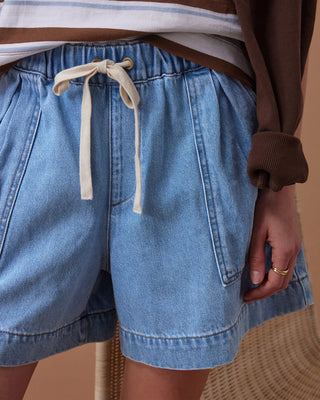 RELAXED EVERYDAY SHORT/MID BLUE WASH