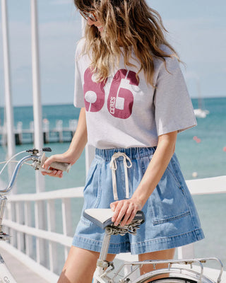 RELAXED EVERYDAY SHORT/MID BLUE WASH