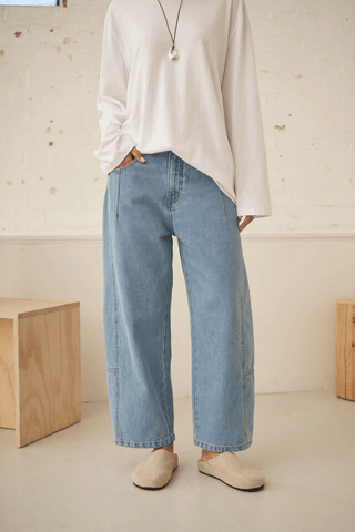 Demi Barrel Jean - Vintage Blue