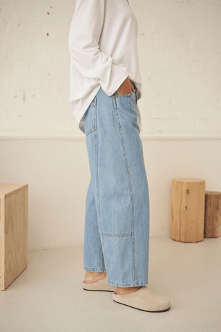 Demi Barrel Jean - Vintage Blue