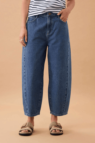 Maggie Tapered Barrel Jean - Fresh Indigo